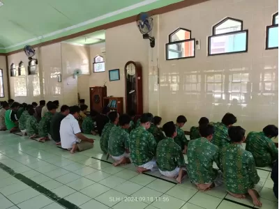 Sholat Dzuhur Berjamaah